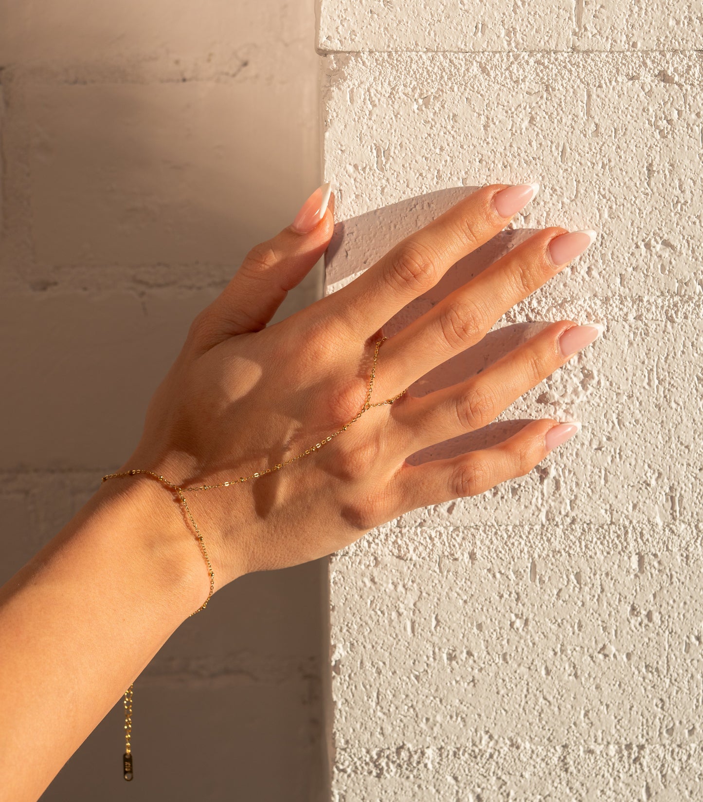 Grace hand chain - gold