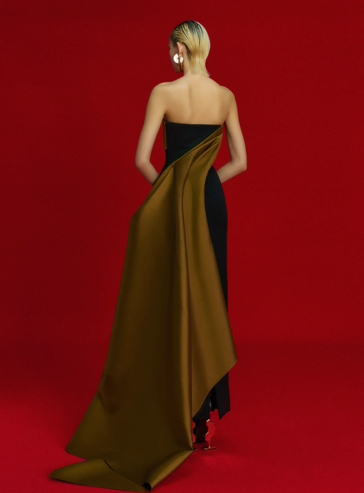 Solace London Kinsley gown - black & gold